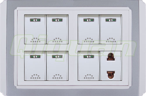 七位单控开关带一位插座