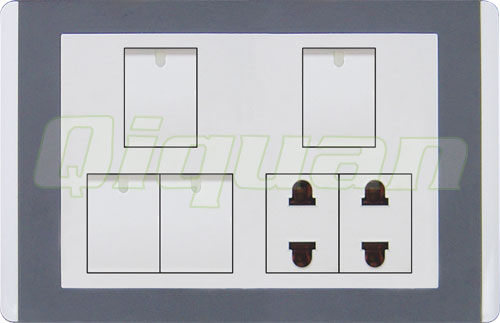 4 gang switch with 2 socket