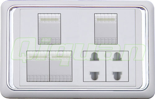 四位单控开关带二位插座